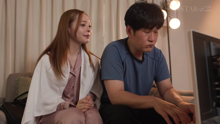 性交 · 脸部特写 · 迷离 · 裸体 · 床上 · 卧姿 · 汗水