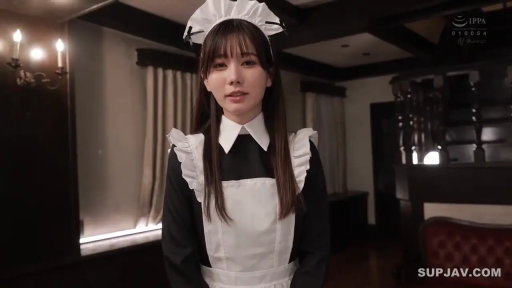 室內 · 角色扮演 · 站立 · 微笑 · 半身 · 注視 · 女僕裝 · 吊灯