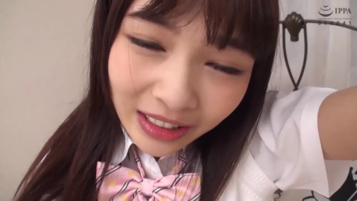 制服 · 顔部のクローズアップ · 寝室