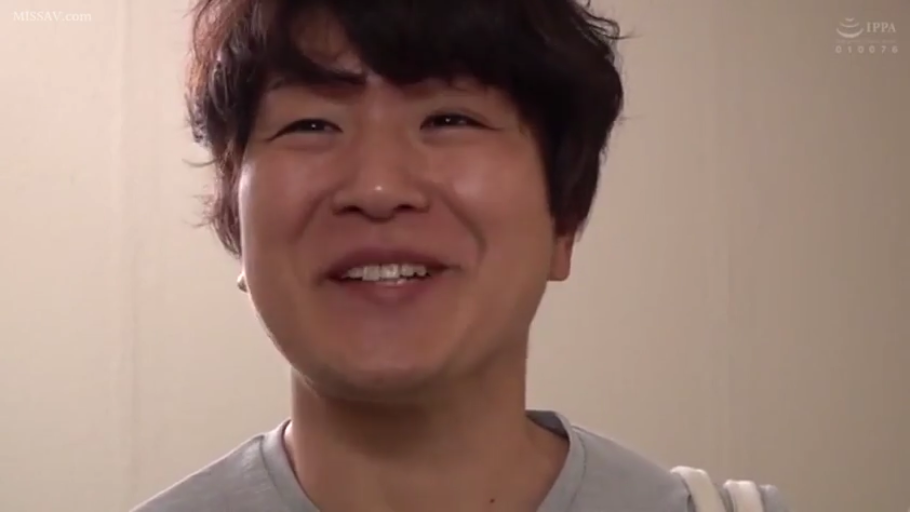 站立 · 全景 · 提包 · 走廊 · 多人 · 内衣 · 惊讶 · 对峙