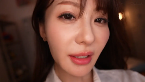 室内 · 脸部特写 · 白色衬衫