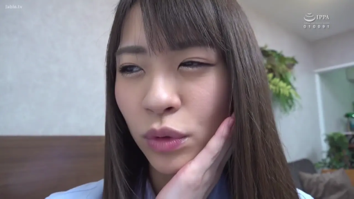 室內 · 臉部特寫 · 迷離 · 襯衫 · 注視 · 托腮 · 日本女星