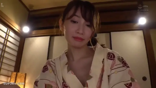 坐姿 · 脸部特写 · 和室 · 对视 · 温柔 · 熟女 · 浴衣