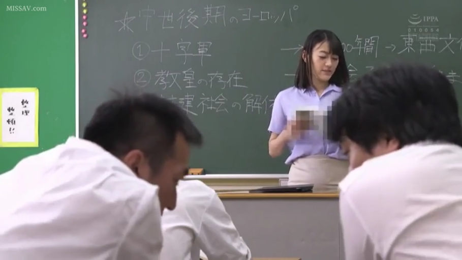 教室 · 专注 · 站立 · 职业装 · 授课 · 黑板 · 教师