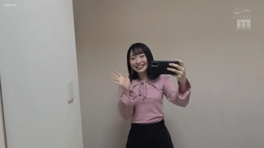 护士服 · 专注 · 仰卧开腿 · 诊疗床 · 阴部 · 诊室 · 检查 · 多人观看