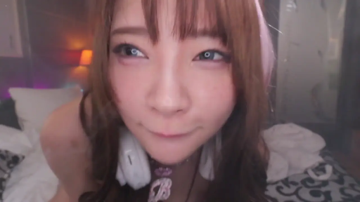 身をかがめる · 寝室 · 微笑 · 顔のクローズアップ · 裸体 · 凝視 · ヘッドホン · 长发