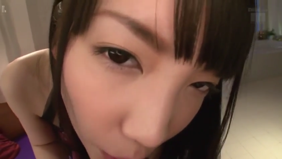 Indoor · Bend over · Close-up of the face · Hazy · 内衣 · 注视镜头 · 长发