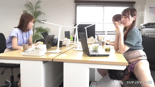 坐姿 · 办公室 · 露底 · 职业装 · 远景 · 笔记本电脑 · 镇定 · 桌下受精