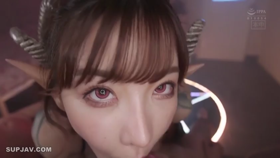 Indoor · 专注 · Close-up of the face · oral sex · Look up · 角色扮演服 · 恶魔角 · 魅魔