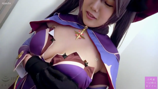 室内 · 胸部特写 · 角色扮演服