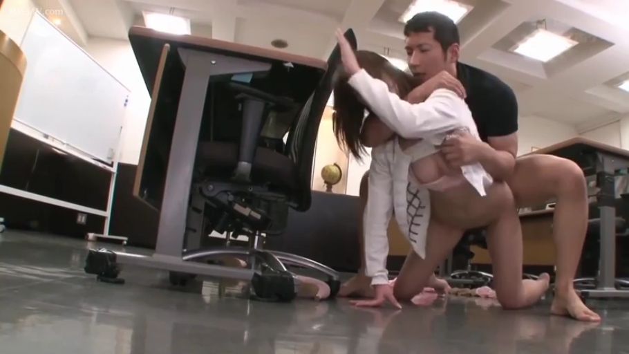 揉乳 · 投入 · 办公室 · 办公桌 · 跪姿 · 中景 · 开衫 · 日本AV