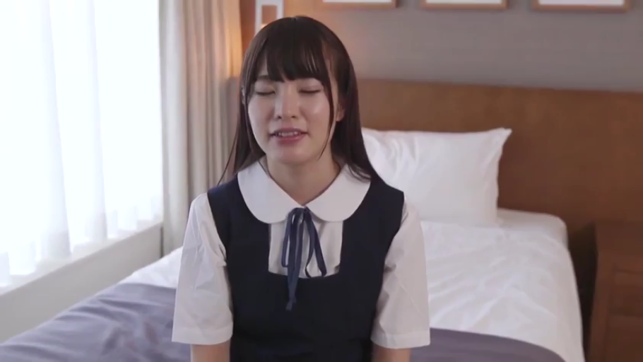 室内 · 全裸 · 微笑 · 乳房特写 · 展示身体 · 办公家具 · 站立扶窗 · 窗外视角