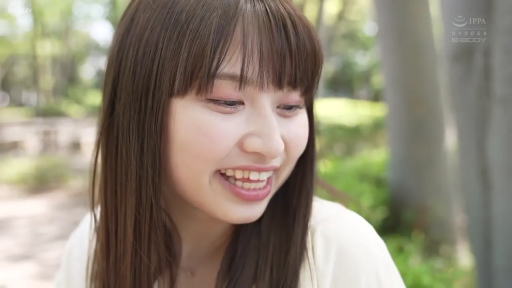 坐姿 · 交谈 · 面部 · 困惑 · 休闲装 · 公园 · 街头采访