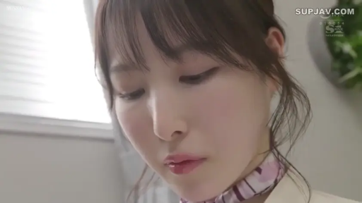 室内 · 顔部のクローズアップ · 制服