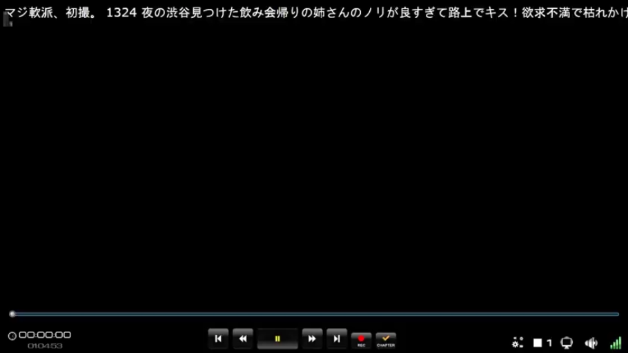 享受 · 臀部 · 成人内容 · 厨房 · 灰色短袖 · 洗手池 · 趴伏 · 亲吻臀部