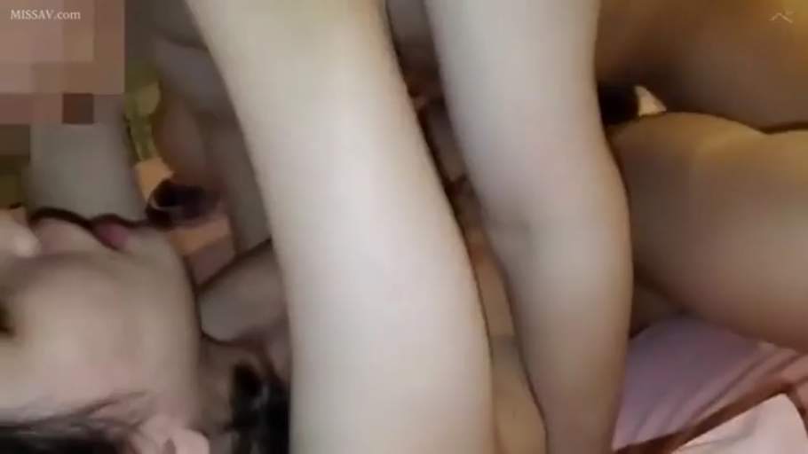 室内 · 性交 · 脸部特写 · 享受 · 裸体 · 躺姿 · 模糊