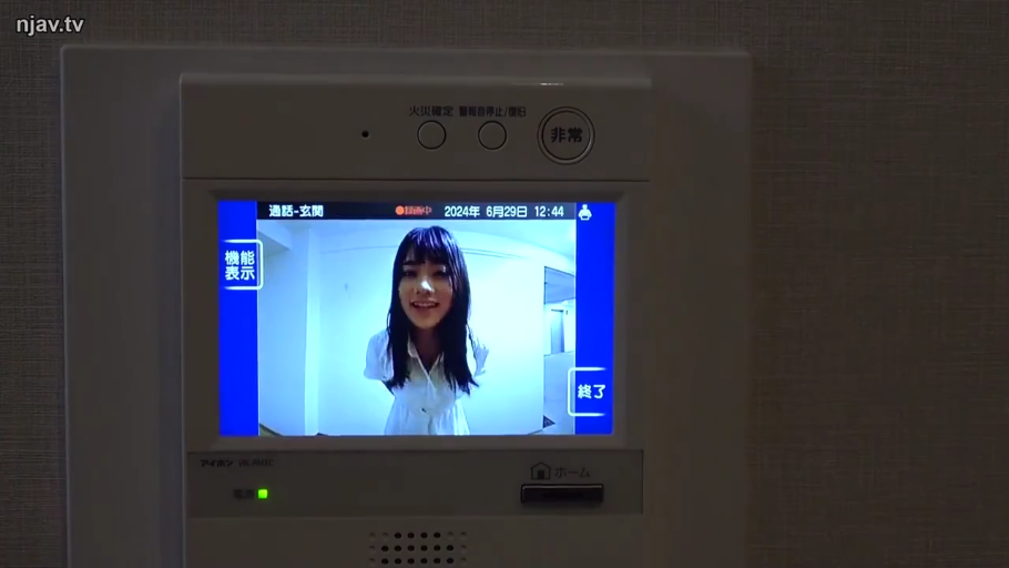 骑乘位 · 性交 · 卧室 · 局部马赛克 · 中景 · 呻吟 · 粉色镂空衣