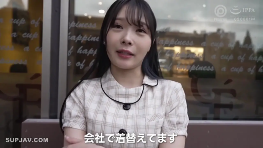 坐姿 · 卧室 · 马赛克 · 迷离 · 床 · 挑逗 · 腿部特写 · 紫色比基尼