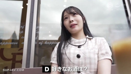 坐姿 · 中景 · 自然 · 交流 · 咖啡馆 · 格子衫 · 黑直发