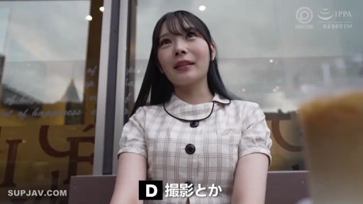 Sitting Posture · Conversation · 第一视角 · Smile · 面部特写 · 咖啡杯 · 格纹连衣裙 · Cafe