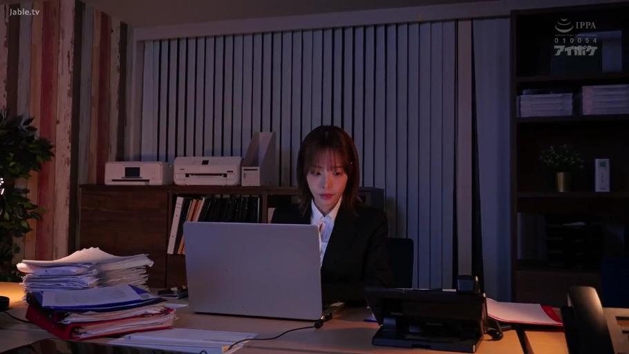 卧室 · 全景 · 自慰 · 微笑 · 情趣内衣 · M字腿 · 按摩器 · 性感
