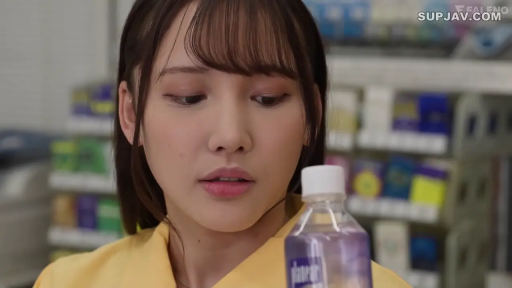交谈 · 脸部 · 第一视角 · 微笑 · 暗室 · 制服 · 坐位 · 告示牌