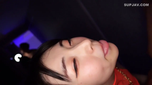 Indoor · Close-up of the face · 第一视角 · Hazy · Supine · Stick out tongue · 红色上衣