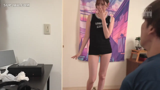 Indoor · Stand · Sports vest · Medium shot · 交流 · 害羞 · Amateur · 纸巾