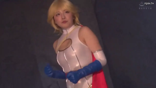 室内 · 严肃 · 角色扮演 · 站立 · 摆拍 · 半身 · 紧身衣 · 披风