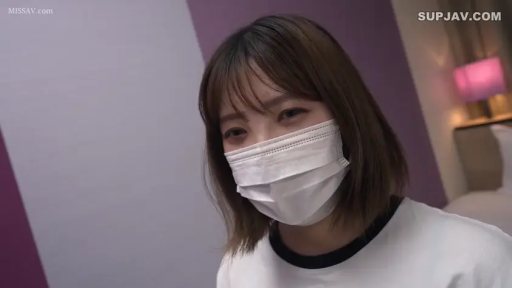 室内 · 面部特写 · 裸体 · 诱惑 · 凝视 · 正面 · 人像