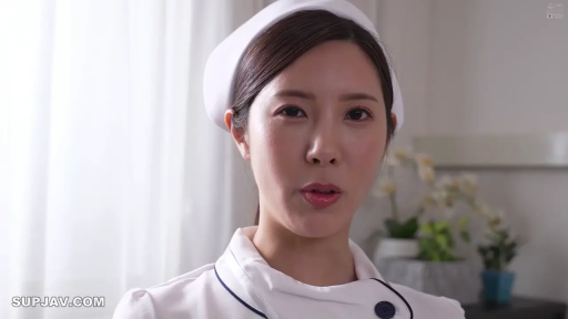 室内 · 护士服 · 脸部特写 · 自然 · 注视 · 正面