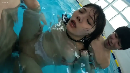 销魂 · 后入式 · 面部特寫 · 项圈 · 濕髮 · 白色蕾絲內衣 · 室内泳池 · 水中性爱