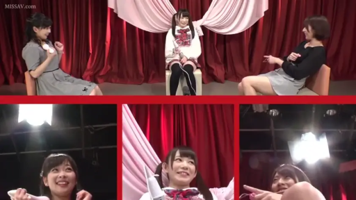 Sitting Posture · 全景 · Studio · 开朗笑容 · 裙装 · 多画面拼接 · 话筒 · 访谈互动