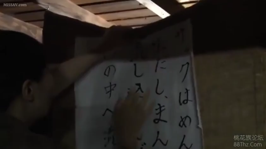 正装 · 自然 · 并排坐 · 酒店 · 饮酒 · 果盘