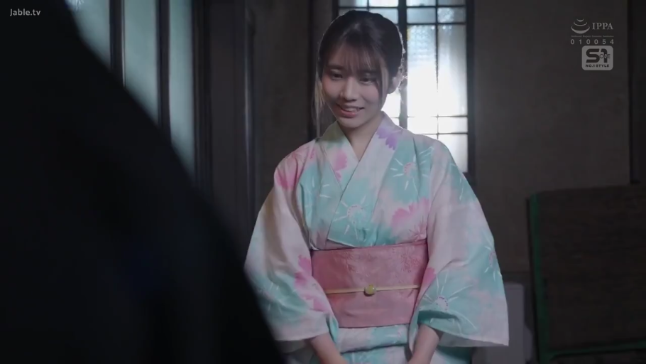 站姿 · 平静 · 走廊 · 凝视 · 背影 · 浴衣 · 拉门 · 深夜