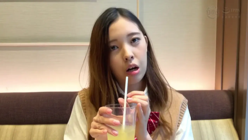 坐姿 · 面部 · 自然 · 餐厅 · JK制服 · 喝饮料 · 吸管