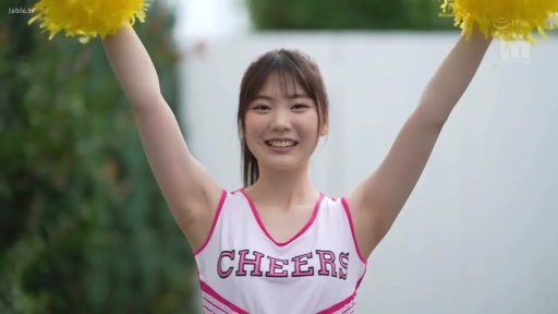 微笑 · 半身 · 户外 · 举手 · 啦啦队服 · 欢呼