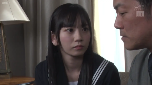 室内 · 座り姿勢 · 真剣 · デスクライト · 顔のクローズアップ · 对视 · 水手服 · 齐刘海