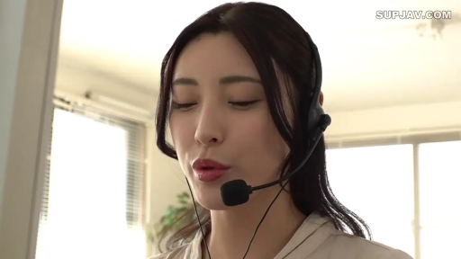 脸部 · 迷离 · 沙发 · 仰卧 · 挑逗 · 俯拍视角 · 赤裸 · 脱下的内衣