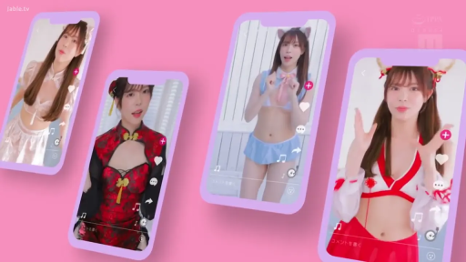 多图拼接 · 室内背景 · 社交媒体界面 · 猫耳发饰 · 各种Cosplay服装 · 舞蹈摆拍 · 才艺展示 · 活泼甜美