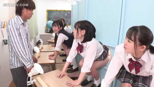 教室 · JK制服 · 撅屁股