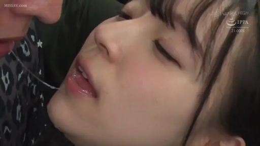 室內 · 臉部特寫 · 迷離 · 拉絲 · 唾液 · 緊貼 · 花纹上衣