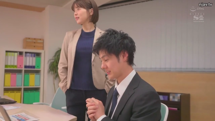 会話 · 办公室 · 中景 · 站姿 · 平静 · パソコン · ビジネススーツ · OL