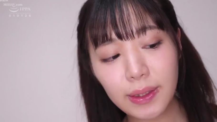 室内 · 脸部 · 平静 · 常服 · 正脸 · 人物特写