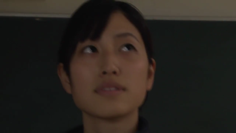 性交 · 露乳 · 卧室 · 迷离 · 床 · 学生制服 · 卧姿