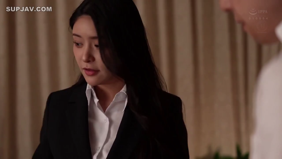 室內 · 嚴肅 · 站姿 · 職業裝 · 觀察 · OL · 近景