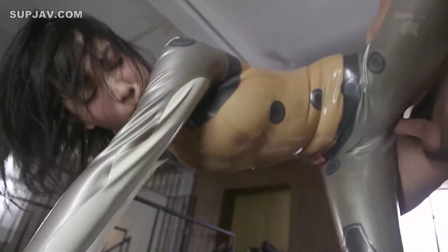 室内 · 投入 · 俯身 · 舔舐 · 性暗示 · 唇部
