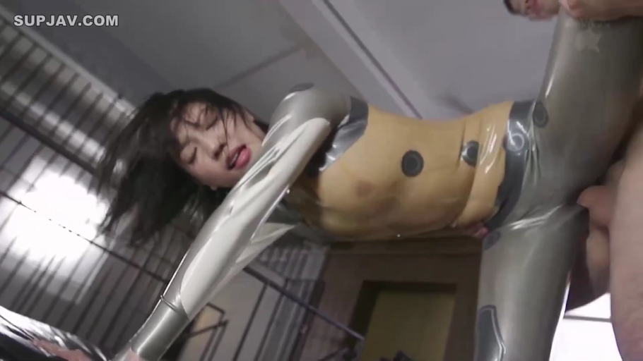 性交 · 全裸 · 卧室 · 享受 · 中景 · 床 · 后入 · 动态