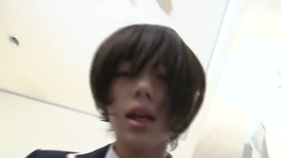 室内 · 脸部特写 · 制服