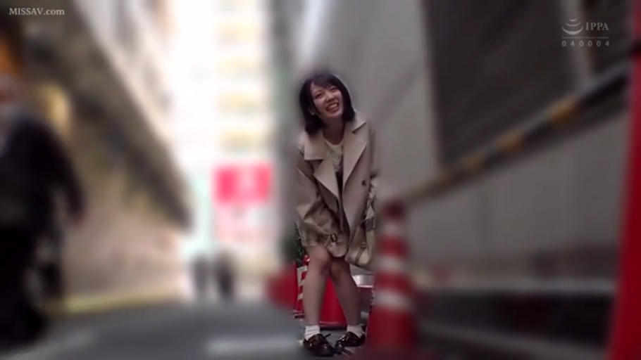 全身 · 站立 · 屋外 · トレンチコート